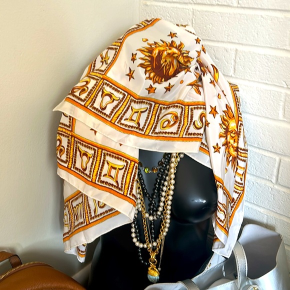 🌞VERSACE 100% Silk Celestial Sun & Astrology-Themed Cream and Gold Scarf - Picture 5 of 7